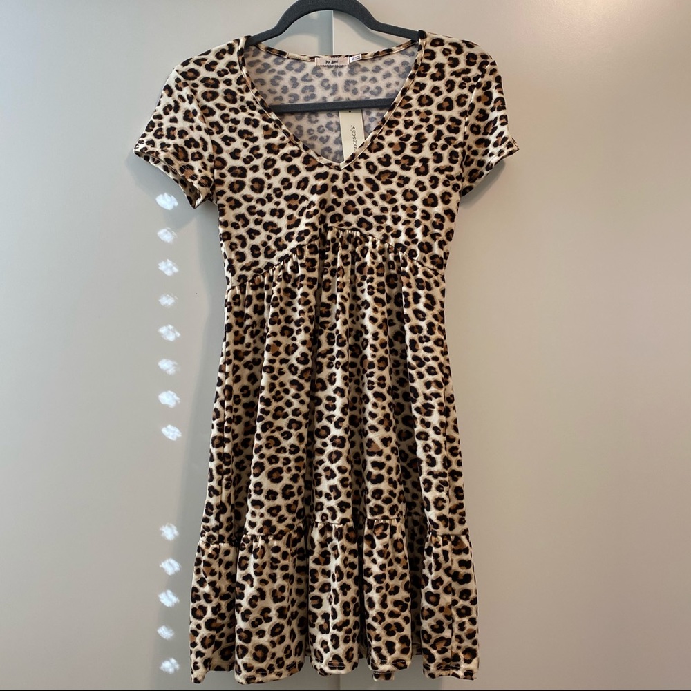 Women’s cheetah v neck short sleeve dress Sz XS